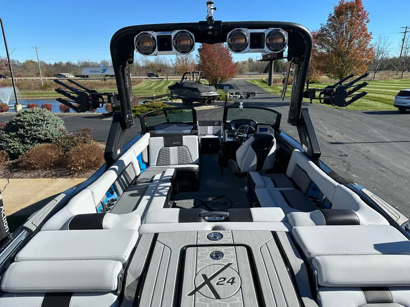 Slide: The Image of MasterCraft X24 2022 - 8