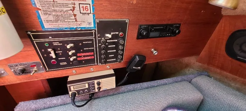 Slide: The Image of Pearson Triton 27 1984 - 27