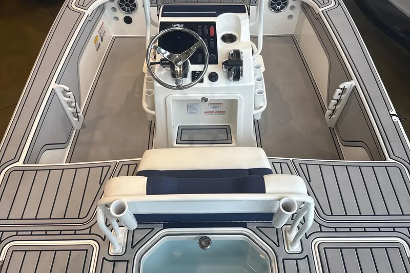 Slide: The Image of Mako 18 Pro Skiff Patriot Edition 2025 - 82