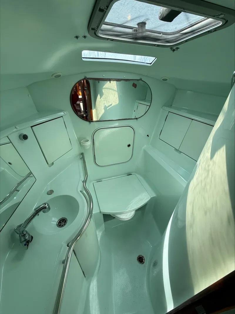 Slide: The Image of 1993 Beneteau Oceanis 400 - 16