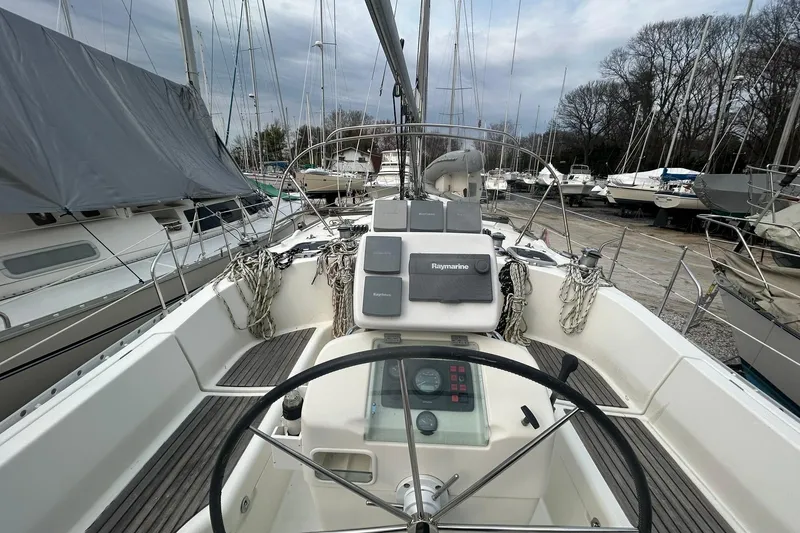 Slide: The Image of 1993 Beneteau Oceanis 400 - 22
