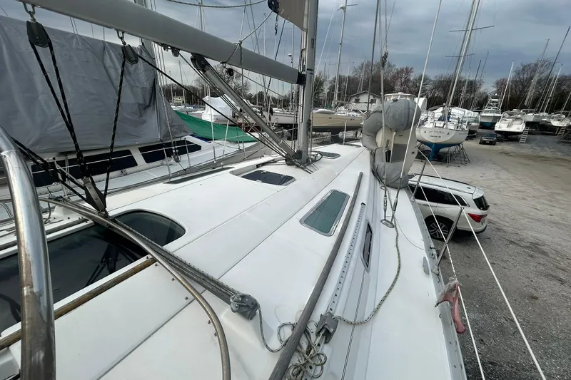 Slide: The Image of 1993 Beneteau Oceanis 400 - 25