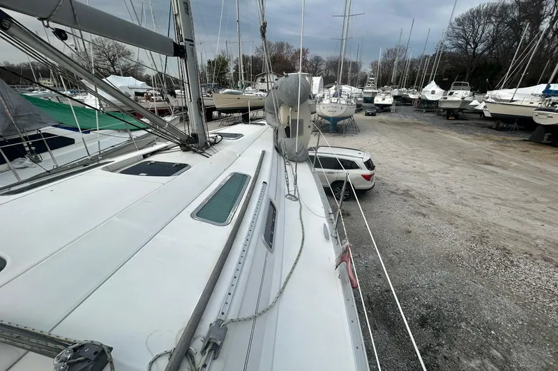 Slide: The Image of 1993 Beneteau Oceanis 400 - 26