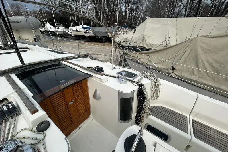 Slide: The Image of 1993 Beneteau Oceanis 400 - 32