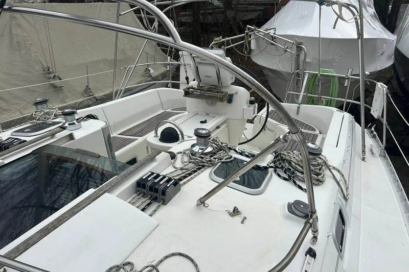 Slide: The Image of 1993 Beneteau Oceanis 400 - 35