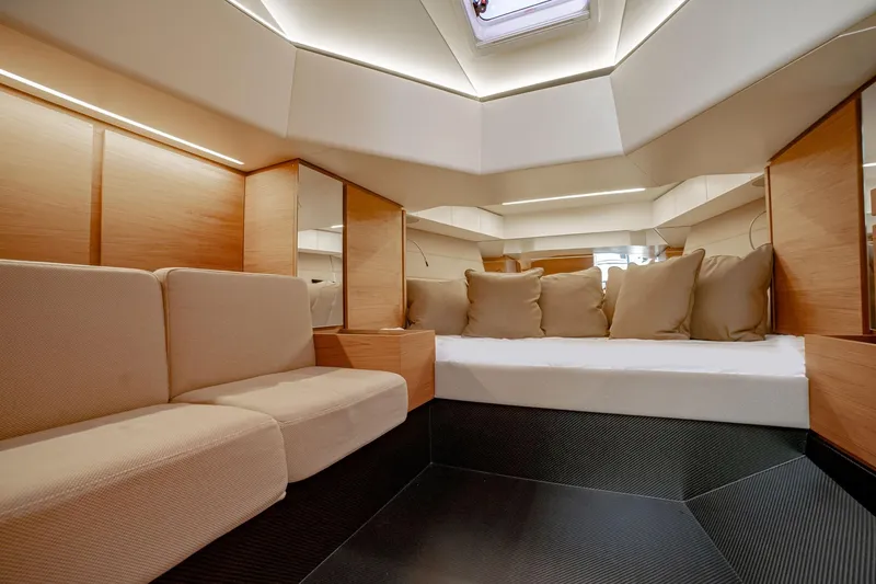 Slide: The Image of Double Berth Tapers into the Bow - 13