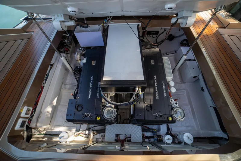 Slide: The Image of Engine Compartment - 43