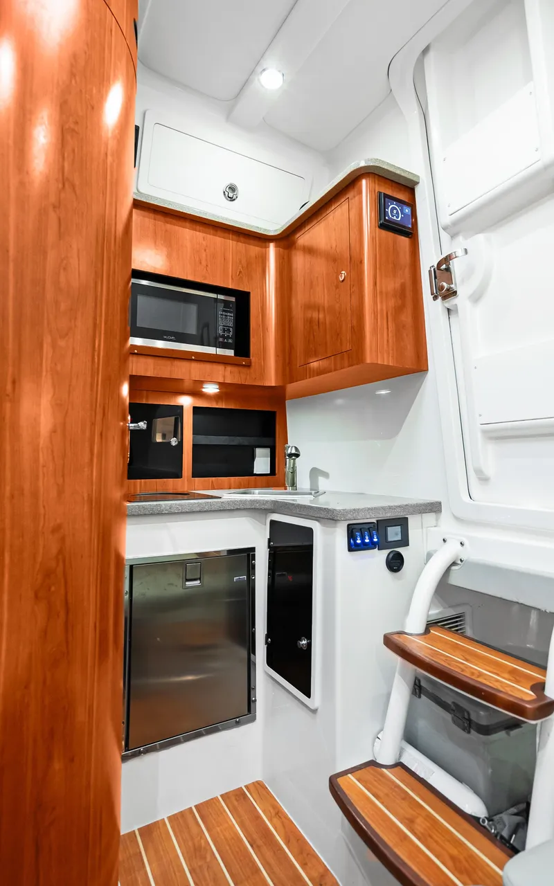 Slide: The Image of Regulator Marine 41 2018 - 25