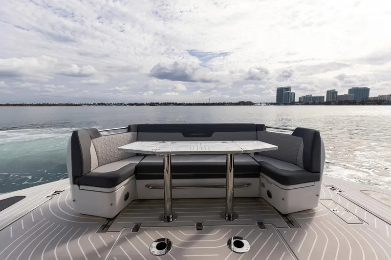 Slide: The Image of Galeon 435 GTO 2025 - 36