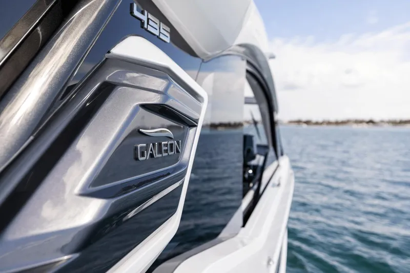 Slide: The Image of Galeon 435 GTO 2025 - 40