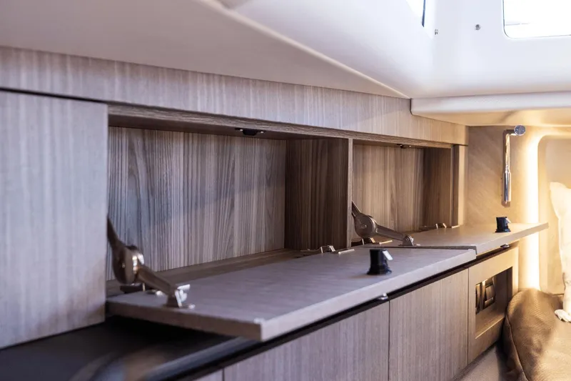 Slide: The Image of Galeon 435 GTO 2025 - 47