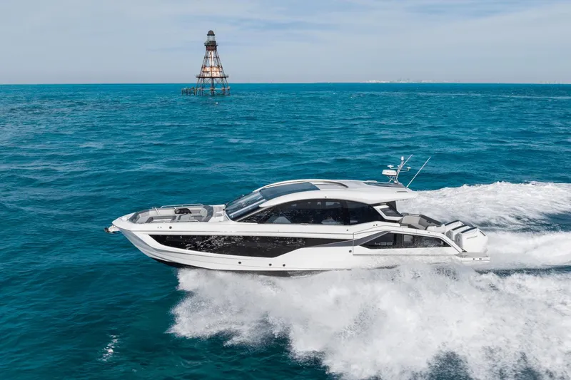 Slide: The Image of Galeon 435 GTO 2025 - 6