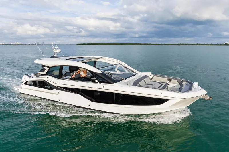Slide: The Image of Galeon 435 GTO 2025 - 9