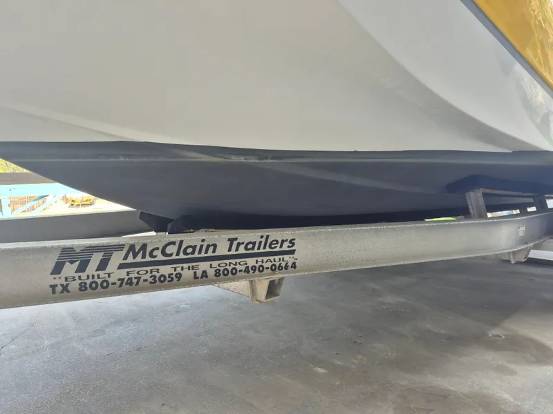 Slide: The Image of Hurricane SunDeck Sport 201 OB 2010 - 11