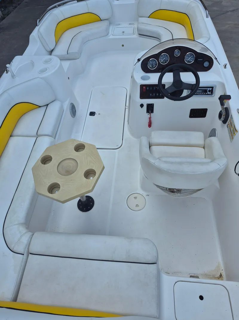 Slide: The Image of Hurricane SunDeck Sport 201 OB 2010 - 14