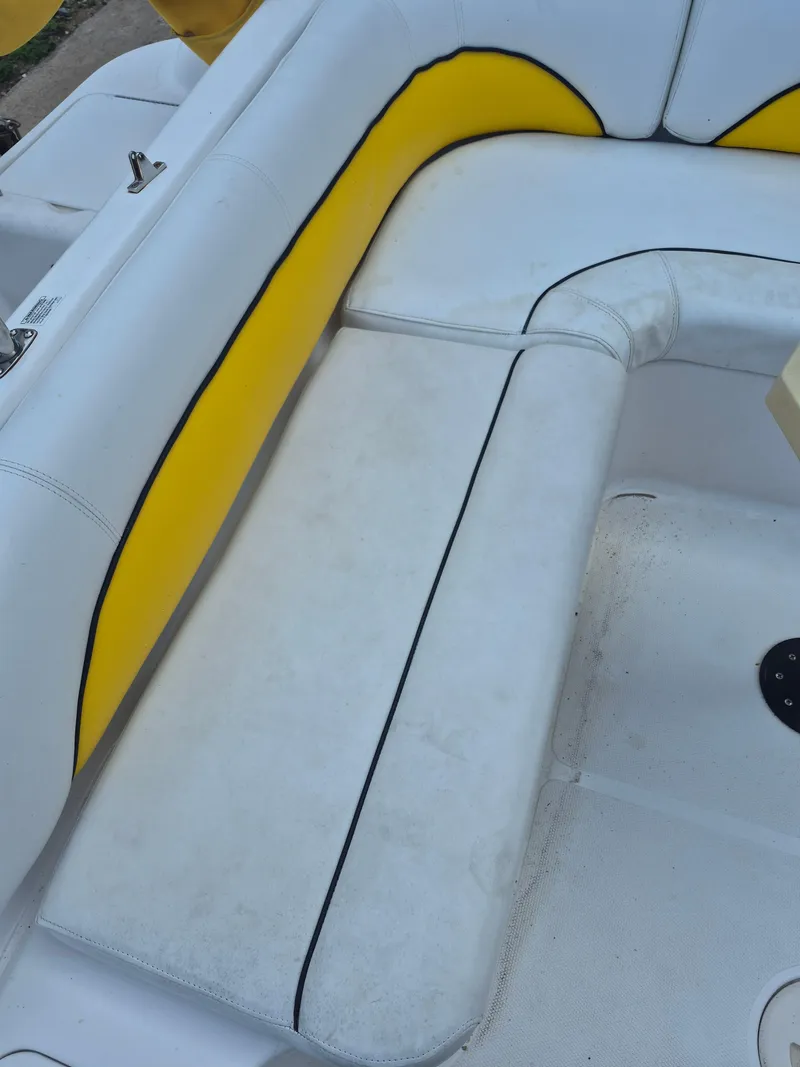 Slide: The Image of Hurricane SunDeck Sport 201 OB 2010 - 16