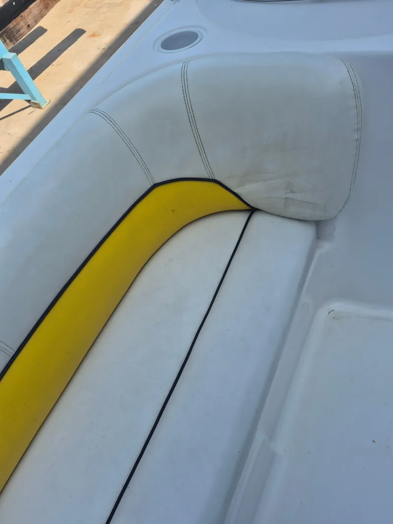 Slide: The Image of Hurricane SunDeck Sport 201 OB 2010 - 24