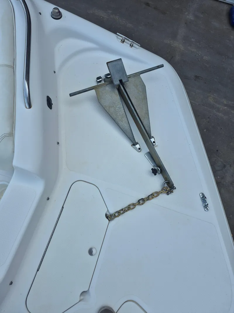 Slide: The Image of Hurricane SunDeck Sport 201 OB 2010 - 31