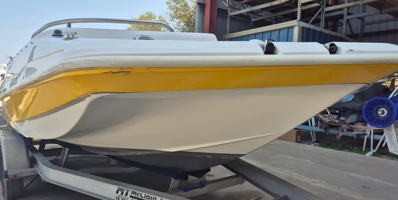 Slide: The Image of Hurricane SunDeck Sport 201 OB 2010 - 4