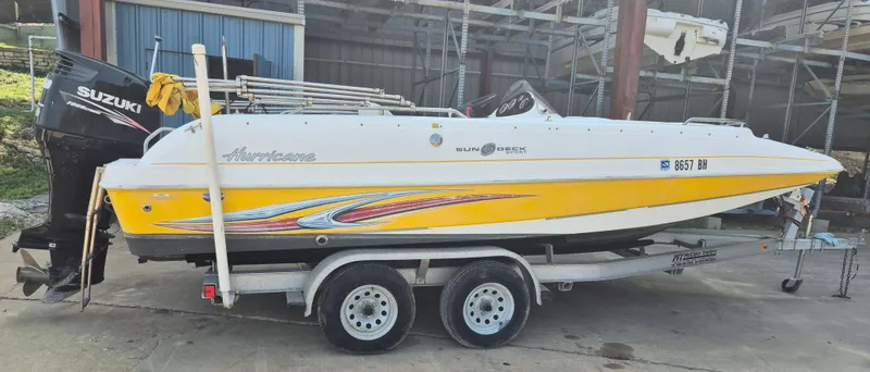 Slide: The Image of Hurricane SunDeck Sport 201 OB 2010 - 7