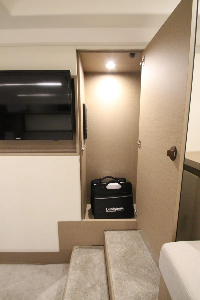 Slide: The Image of Prestige 460S 2019 - 59