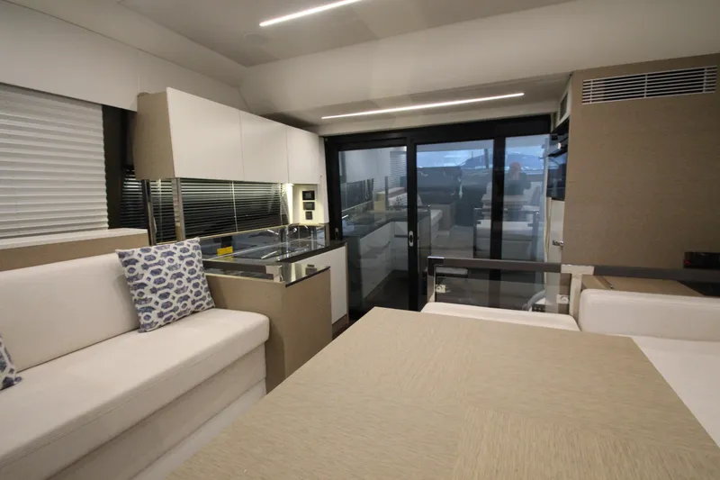 Slide: The Image of Prestige 460S 2019 - 83