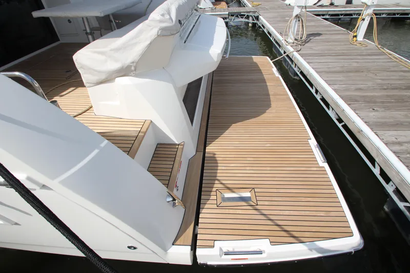 Slide: The Image of Prestige 460S 2019 - 85