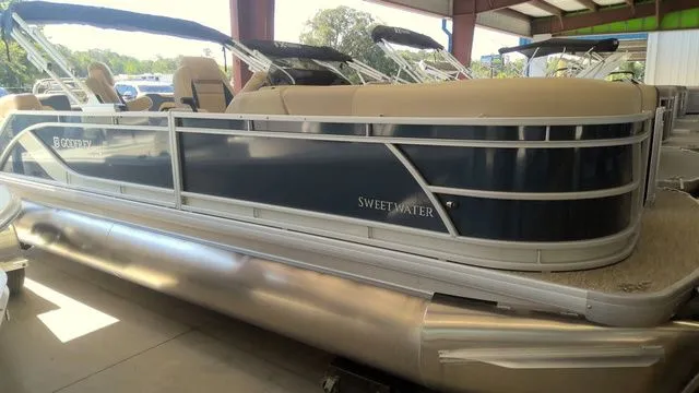 The Image of Godfrey Sweetwater 2286 QS 27" Impact Center Tube Package 2025 - 1