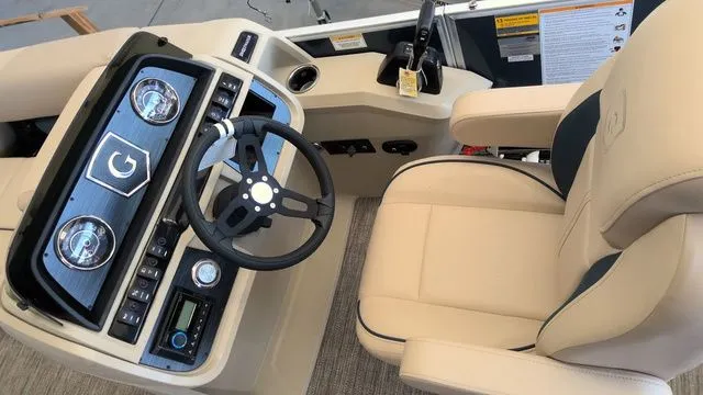 Slide: The Image of Godfrey Sweetwater 2286 QS 27" Impact Center Tube Package 2025 - 10