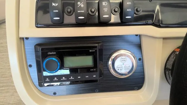 Slide: The Image of Godfrey Sweetwater 2286 QS 27" Impact Center Tube Package 2025 - 12