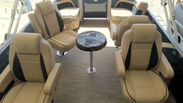 Slide: The Image of Godfrey Sweetwater 2286 QS 27" Impact Center Tube Package 2025 - 5