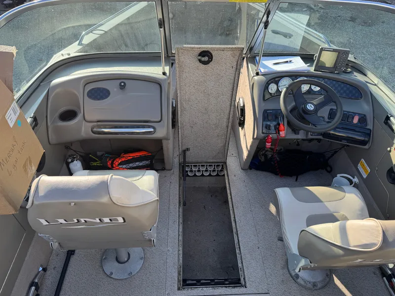 Slide: The Image of Lund 1800 Fisherman OB 2006 - 22