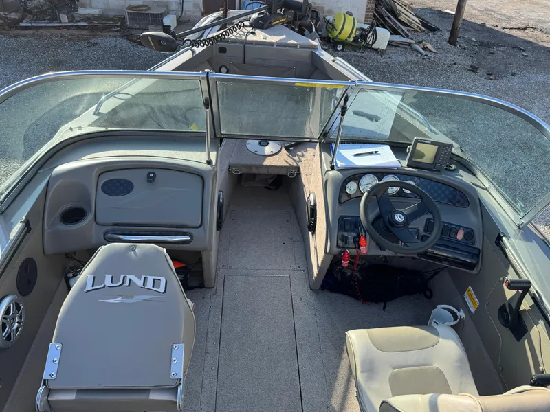 Slide: The Image of Lund 1800 Fisherman OB 2006 - 27