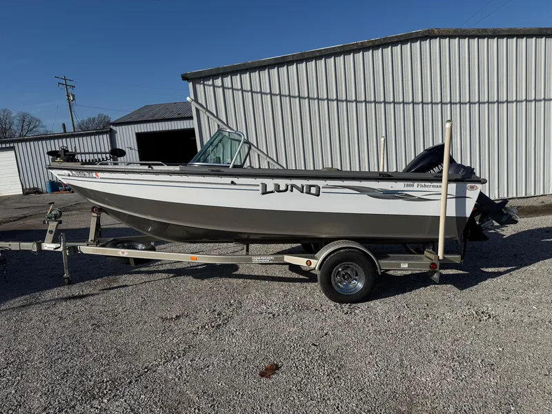 Slide: The Image of Lund 1800 Fisherman OB 2006 - 3