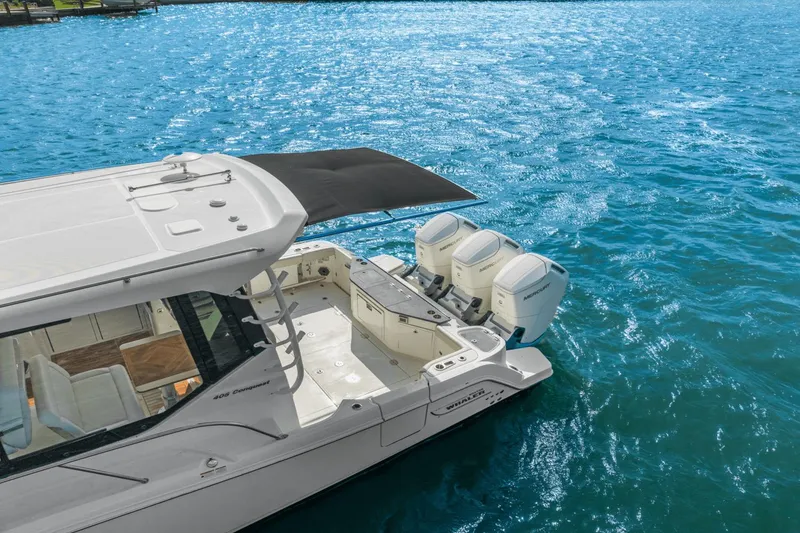 Slide: The Image of Boston Whaler 405 Conquest 2022 - 22