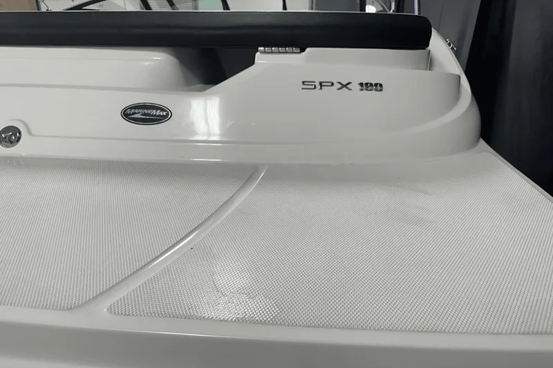 Slide: The Image of Sea Ray SPX 190 2021 - 12