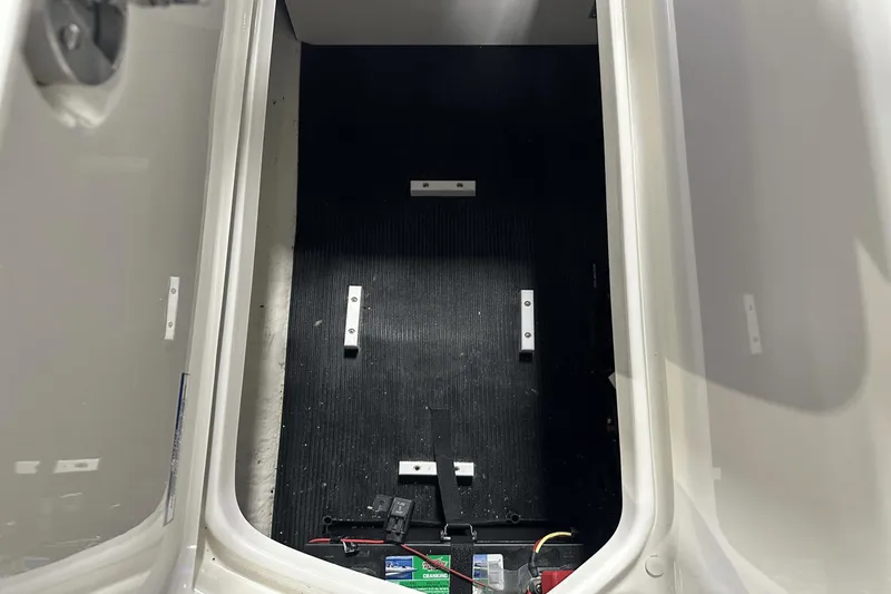 Slide: The Image of Sea Ray SPX 190 2021 - 16