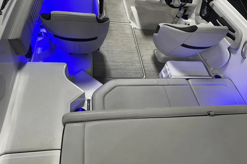 Slide: The Image of Sea Ray SPX 190 2021 - 17