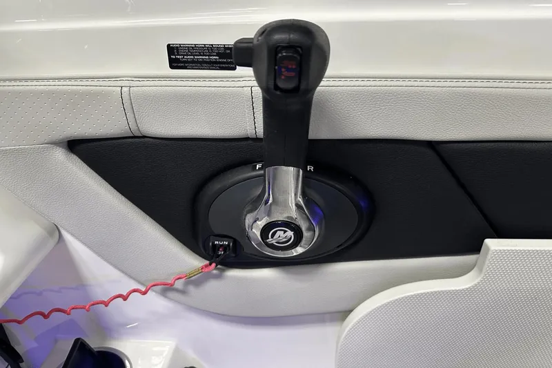 Slide: The Image of Sea Ray SPX 190 2021 - 26