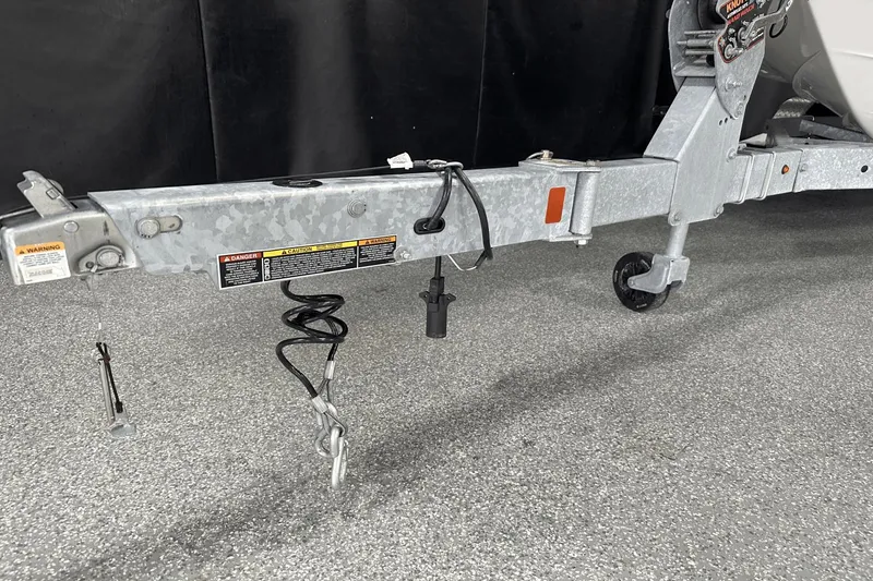 Slide: The Image of Sea Ray SPX 190 2021 - 3