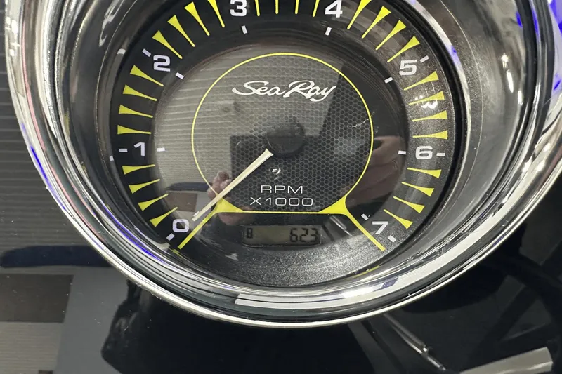 Slide: The Image of Sea Ray SPX 190 2021 - 30