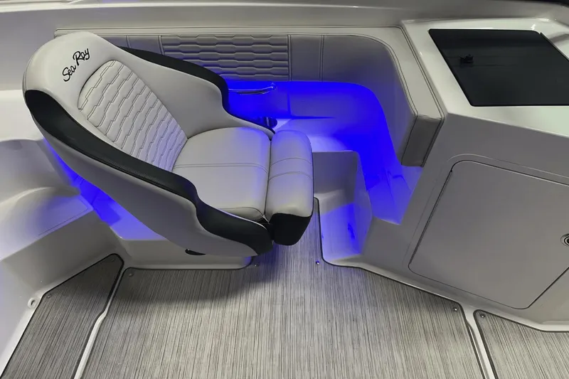 Slide: The Image of Sea Ray SPX 190 2021 - 31