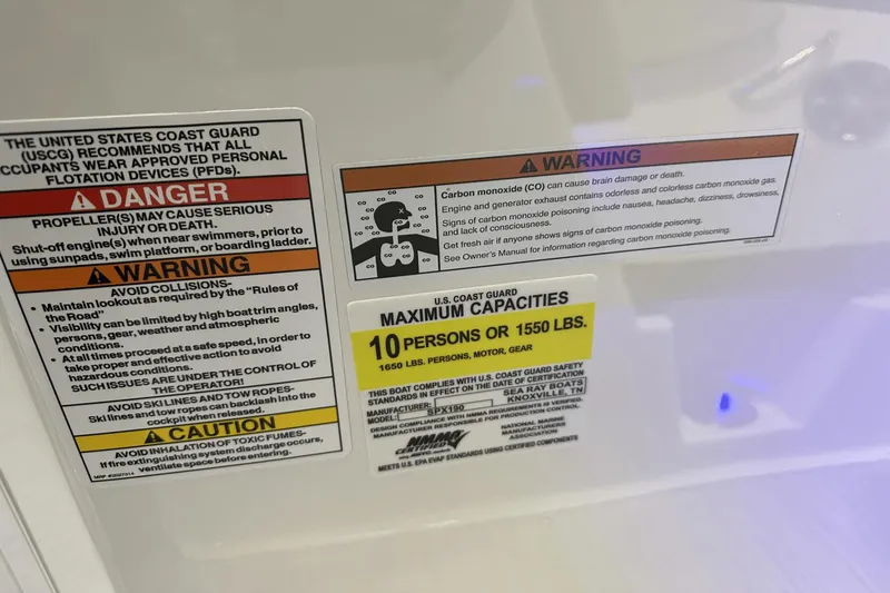 Slide: The Image of Sea Ray SPX 190 2021 - 37