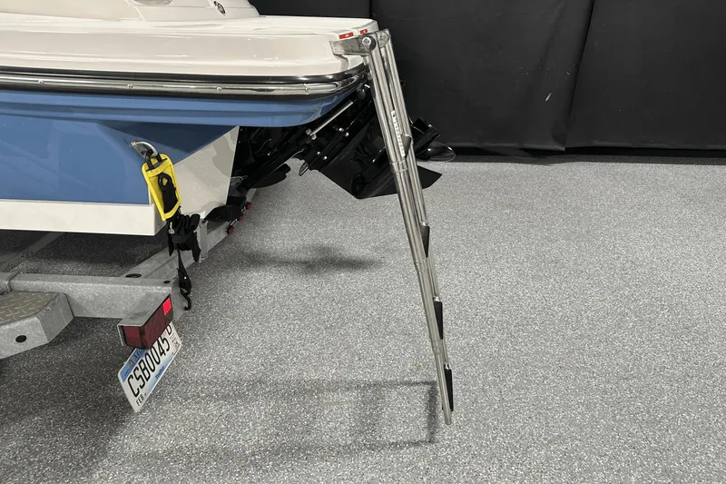 Slide: The Image of Sea Ray SPX 190 2021 - 8