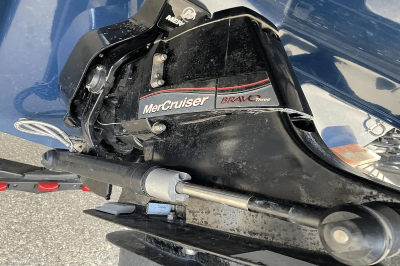 Slide: The Image of Sea Ray 250 SDX 2022 - 54