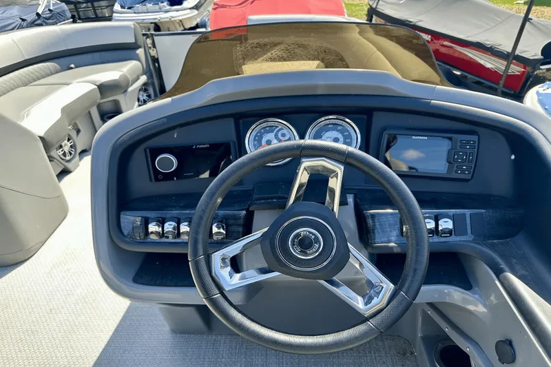 Slide: The Image of Tahoe cascade vrb 2022 - 12