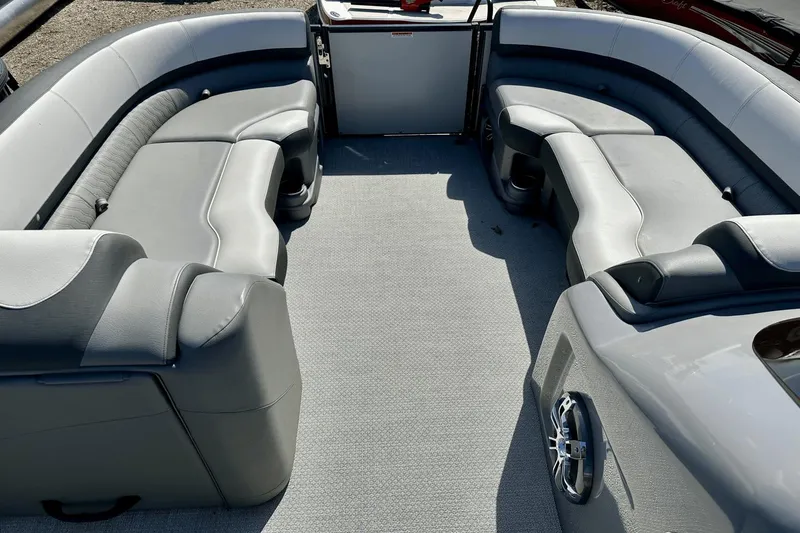 Slide: The Image of Tahoe cascade vrb 2022 - 2