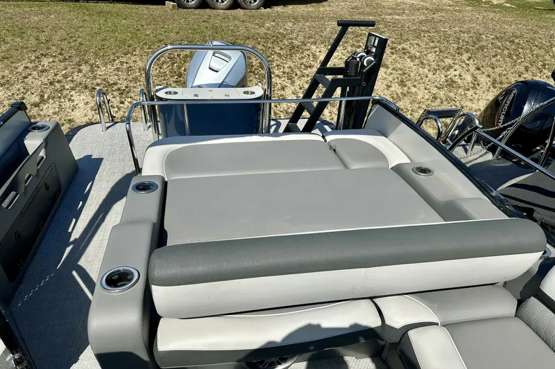 Slide: The Image of Tahoe cascade vrb 2022 - 23