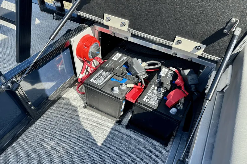 Slide: The Image of Tahoe cascade vrb 2022 - 30