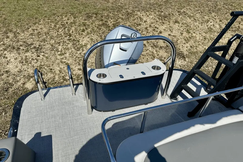 Slide: The Image of Tahoe cascade vrb 2022 - 32